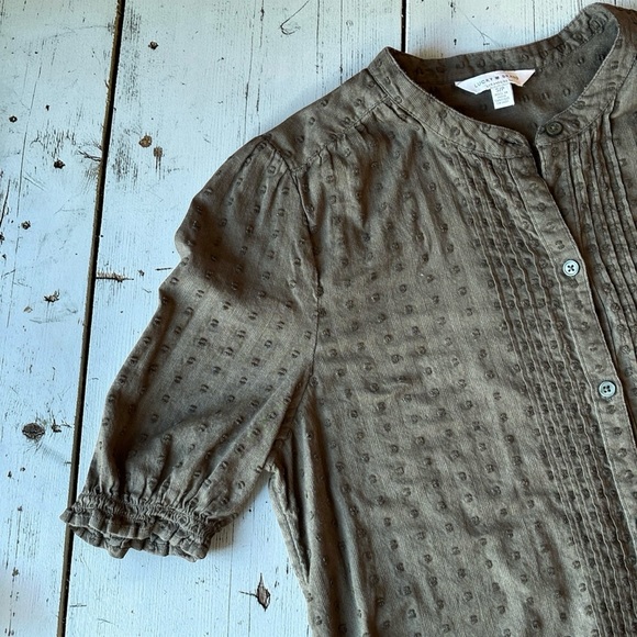 Lucky Brand Olive Green Textured Blouse Size SP Pintuck Button Front Cotton Boho - Picture 11 of 13